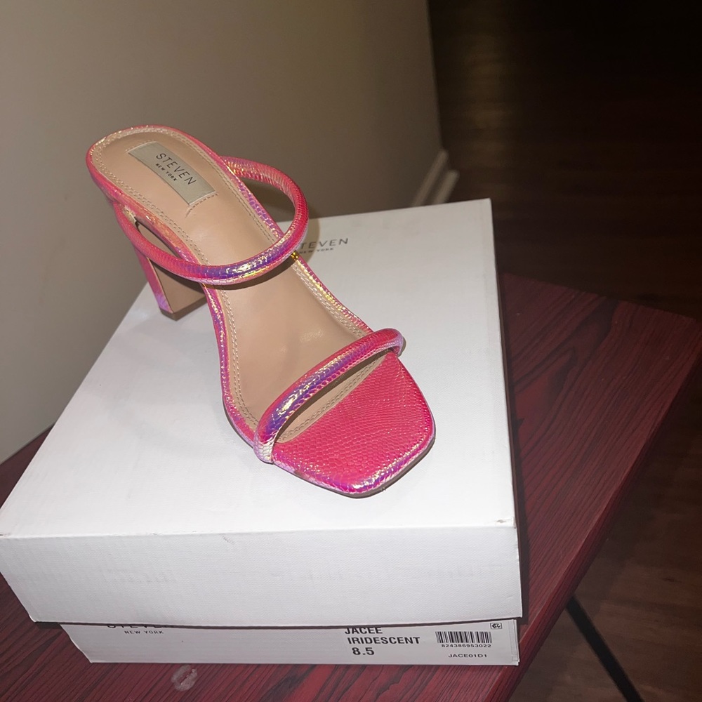 Womens heels size 8.5